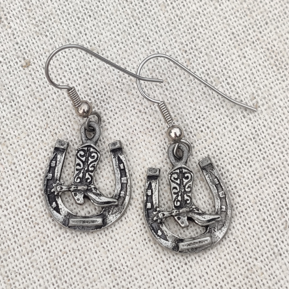 Vintage southwestern cowgirl horseshoe earrings - Picture 3 of 5